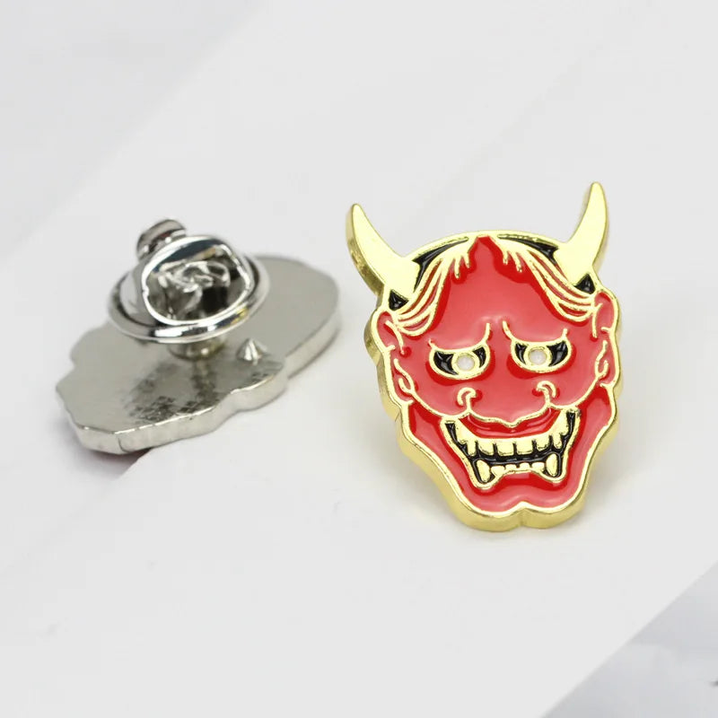 Creative Gothic Horror Skull Enamel Brooch Fashion Jewelry Lapel Halloween Punk Pirate Pin Jewelry Pendant