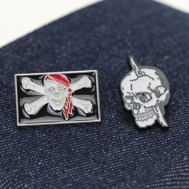 Creative Gothic Horror Skull Enamel Brooch Fashion Jewelry Lapel Halloween Punk  Pirate Pin Jewelry Pendant