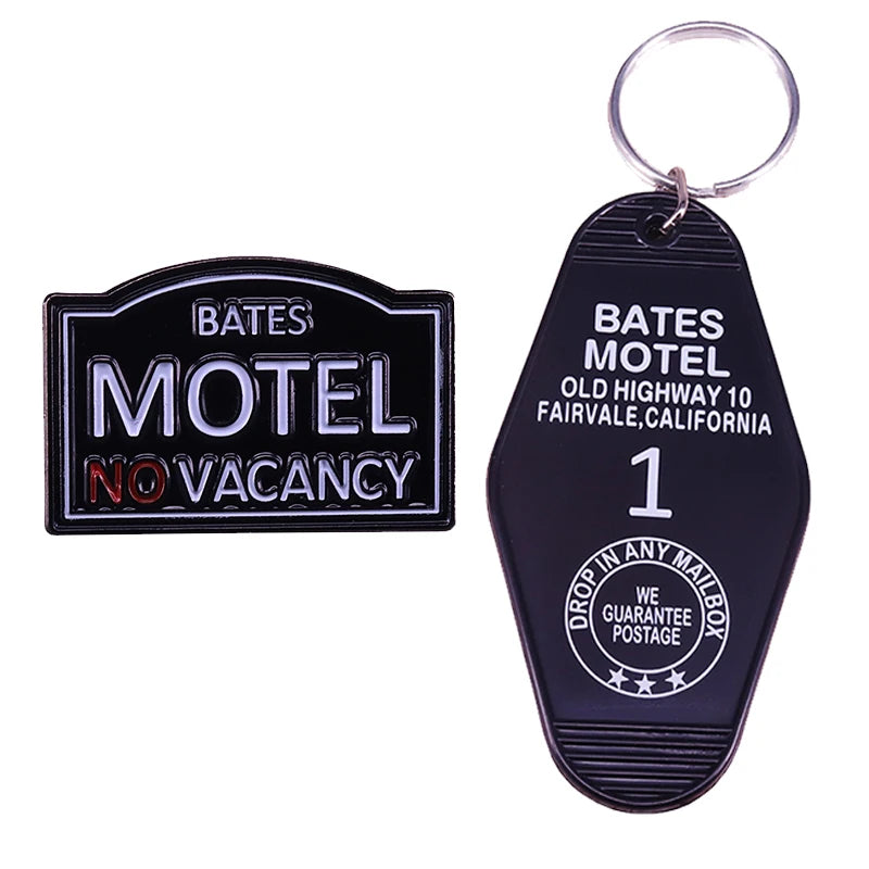 TV Series NO VACANCY BATES X MOTEL Enamel Pin Serial Killer Horror Film location Metal Badge Hotel Key tag vintage KeyRing